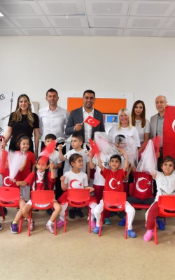Başkan Kozay Büyük Bayramı Çocuklarla Karşıladı