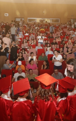 Çukurovalı Miniklerin Mezuniyet Heyecanı