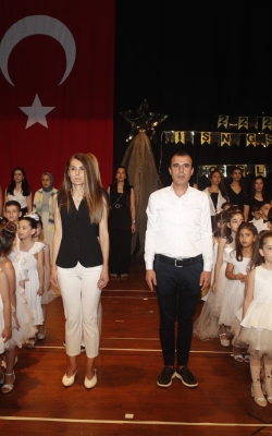 Çukurovalı Miniklerin Mezuniyet Heyecanı