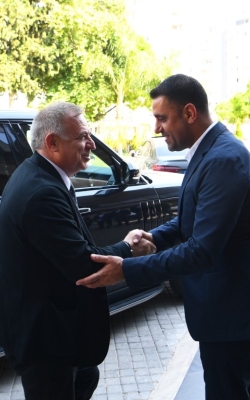 Gökhan Zeybek'ten Başkan Kozay'a Ziyaret