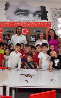 Başkan Kozay Büyük Bayramı Çocuklarla Karşıladı
